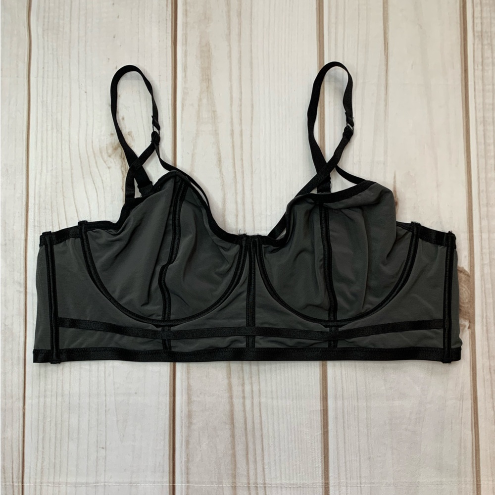 Torrid Bra Size 3 Longline Bralette Mesh Strappy Cage Gray with Black Trim 3X